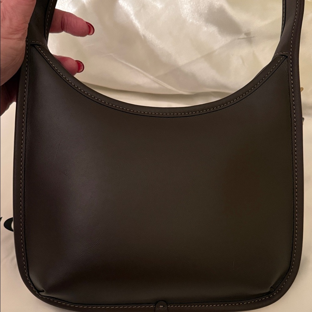 🤎Coach NWT Maple Brown Leather Curve Zip Shoulder Bag with Brass Hardware - Picture 5 of 10